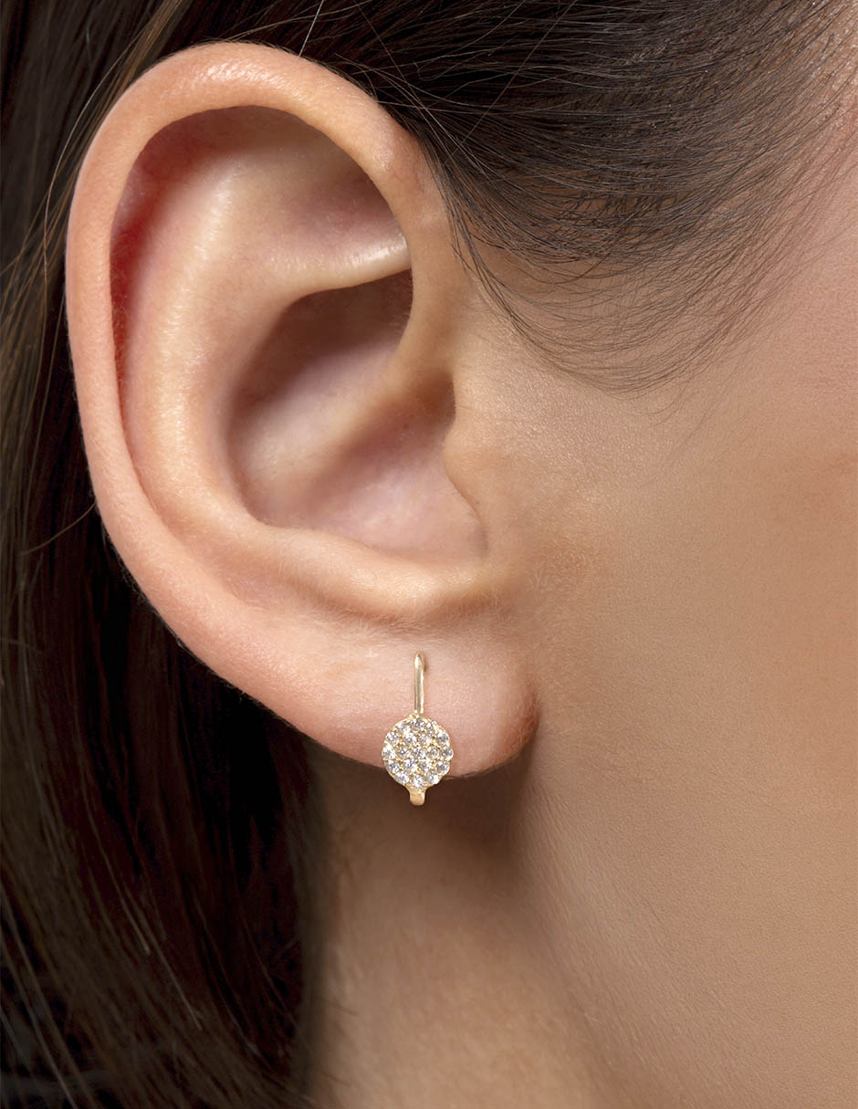 Aretes cortos Unlimited By Ob de oro amarillo 10 k con acabado pulido zirconia