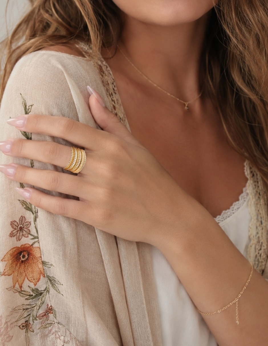 Anillo Yoiko zirconia baño de oro 18 k