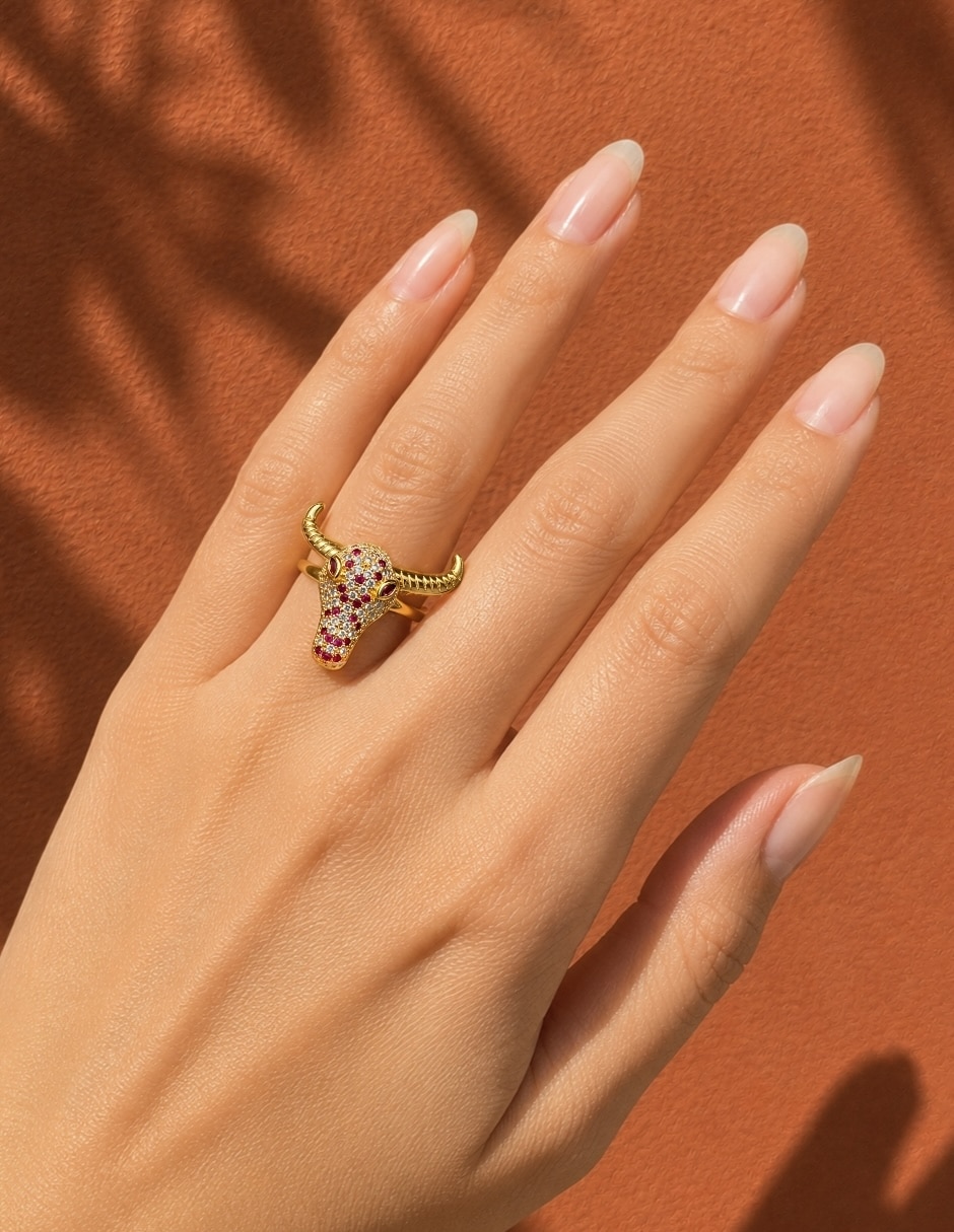 Anillo de animal Yoiko Taurus baño de oro 18 k