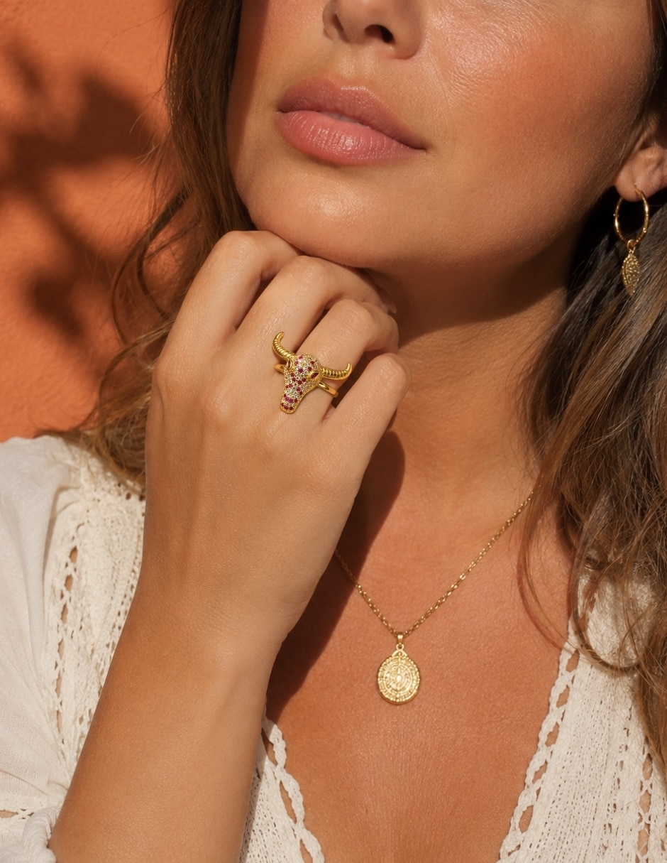 Anillo de animal Yoiko Taurus baño de oro 18 k