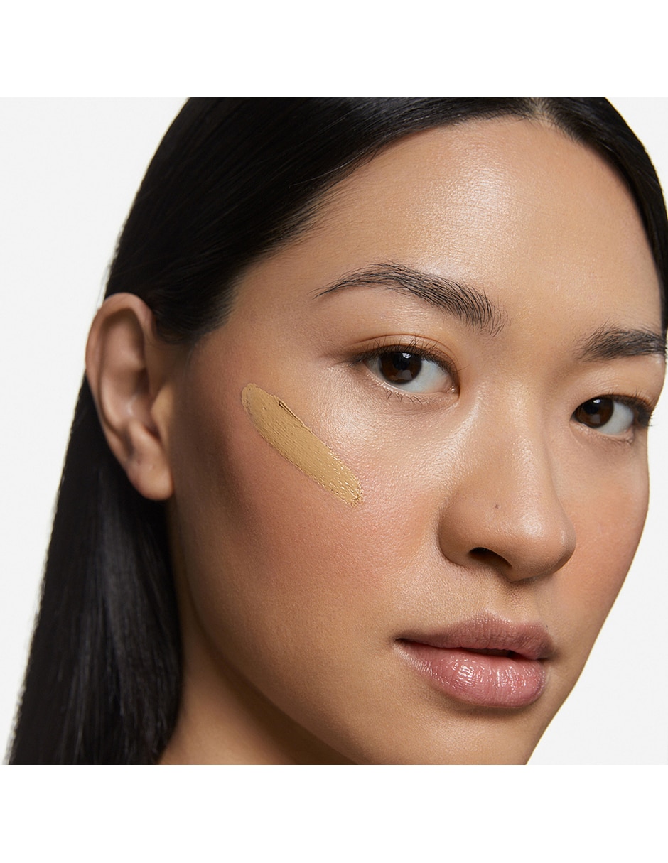 Base de maquillaje crema Inglot SPF Luminoso