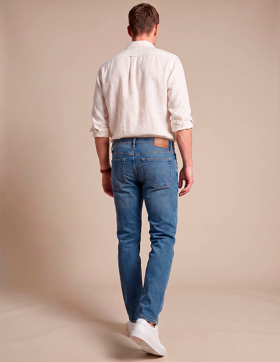 Jeans straight lavado obscuro para hombre 4