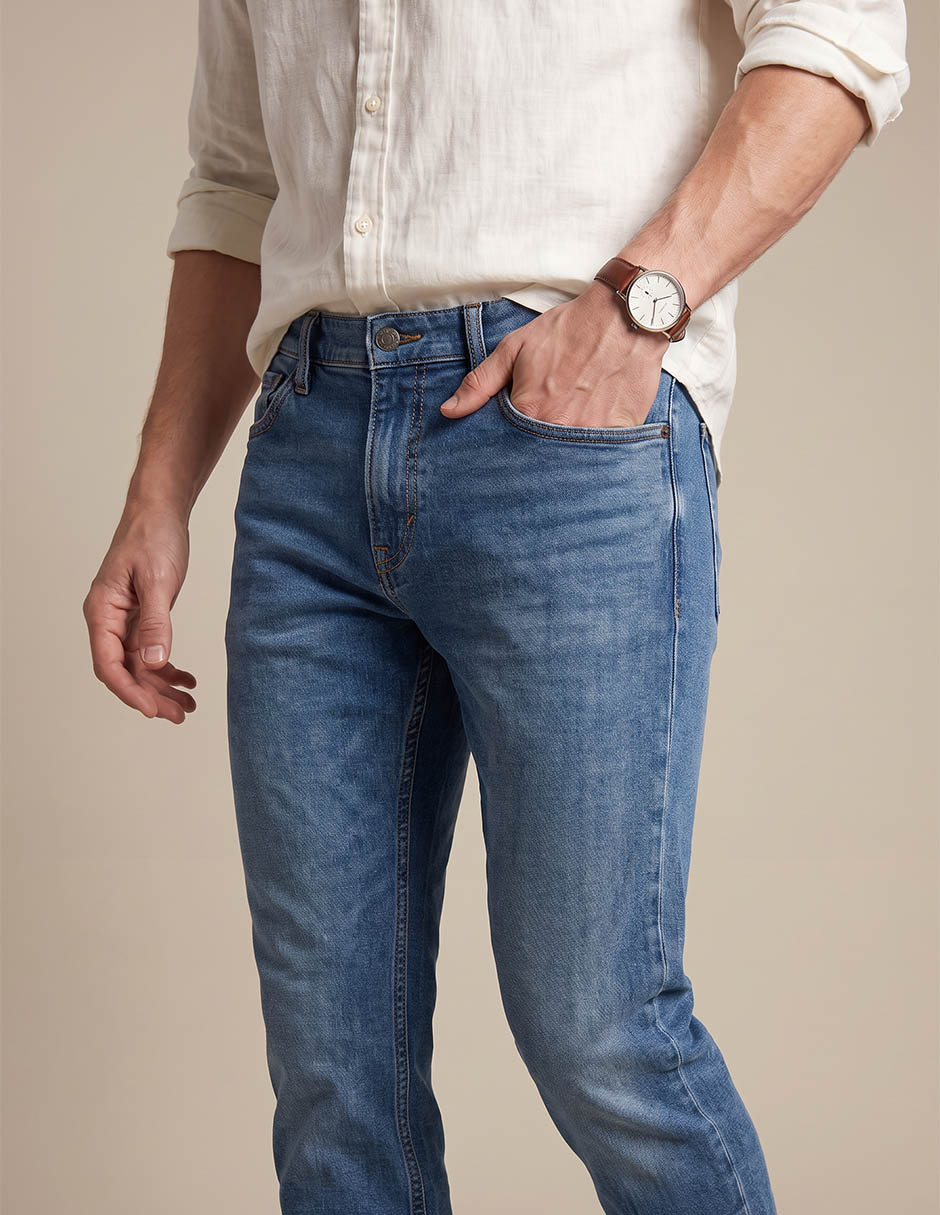 Jeans straight lavado obscuro para hombre 2
