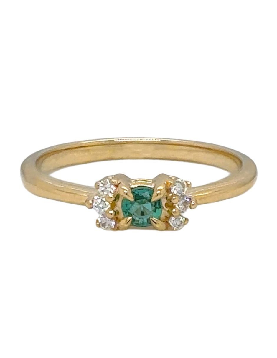Anillo con gema de ovalada 14 k de oro amarillo esmeralda y diamante brillante