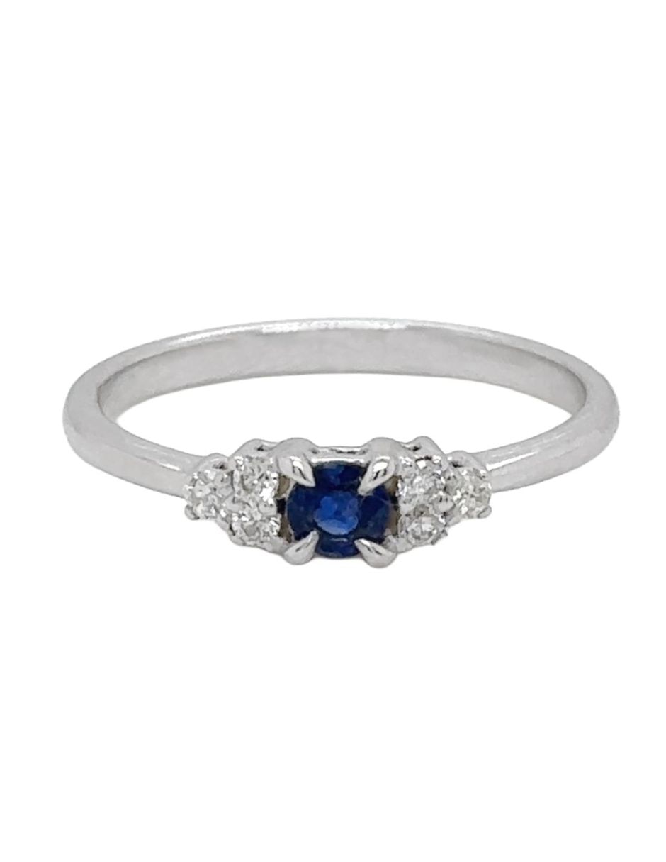 Anillo con gema de ovalada jun2026 14 k de oro blanco zafiro y diamante brillante