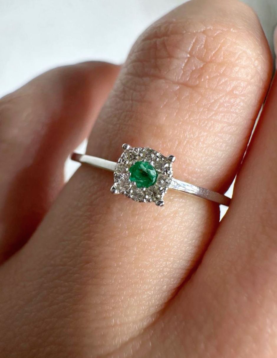 Anillo con gema de cuadrada idc jun2026 14 k de oro blanco esmeralda y diamante brillante