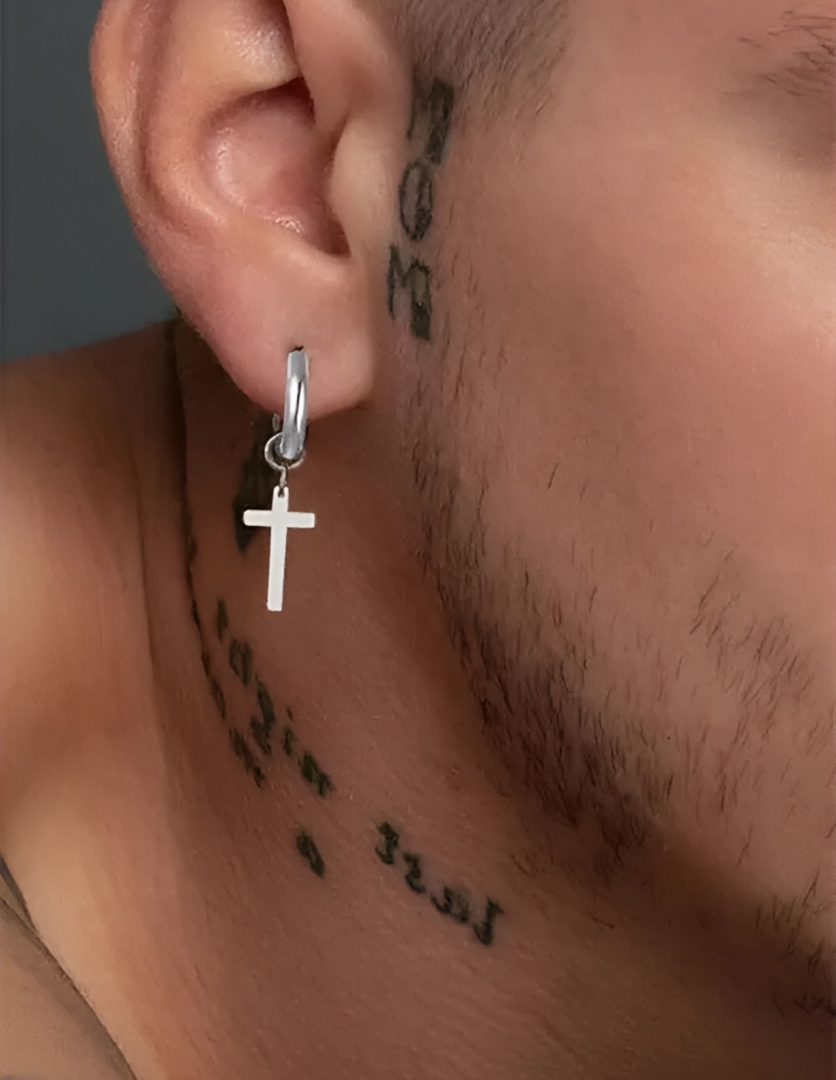 Piercing de cruz con acabado brillante 4