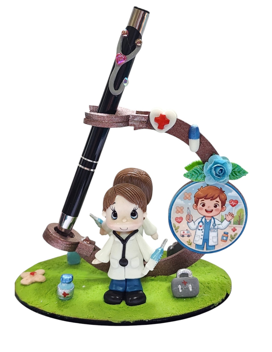 Figura decorativa de doctor Limerence by Claudia Herrera