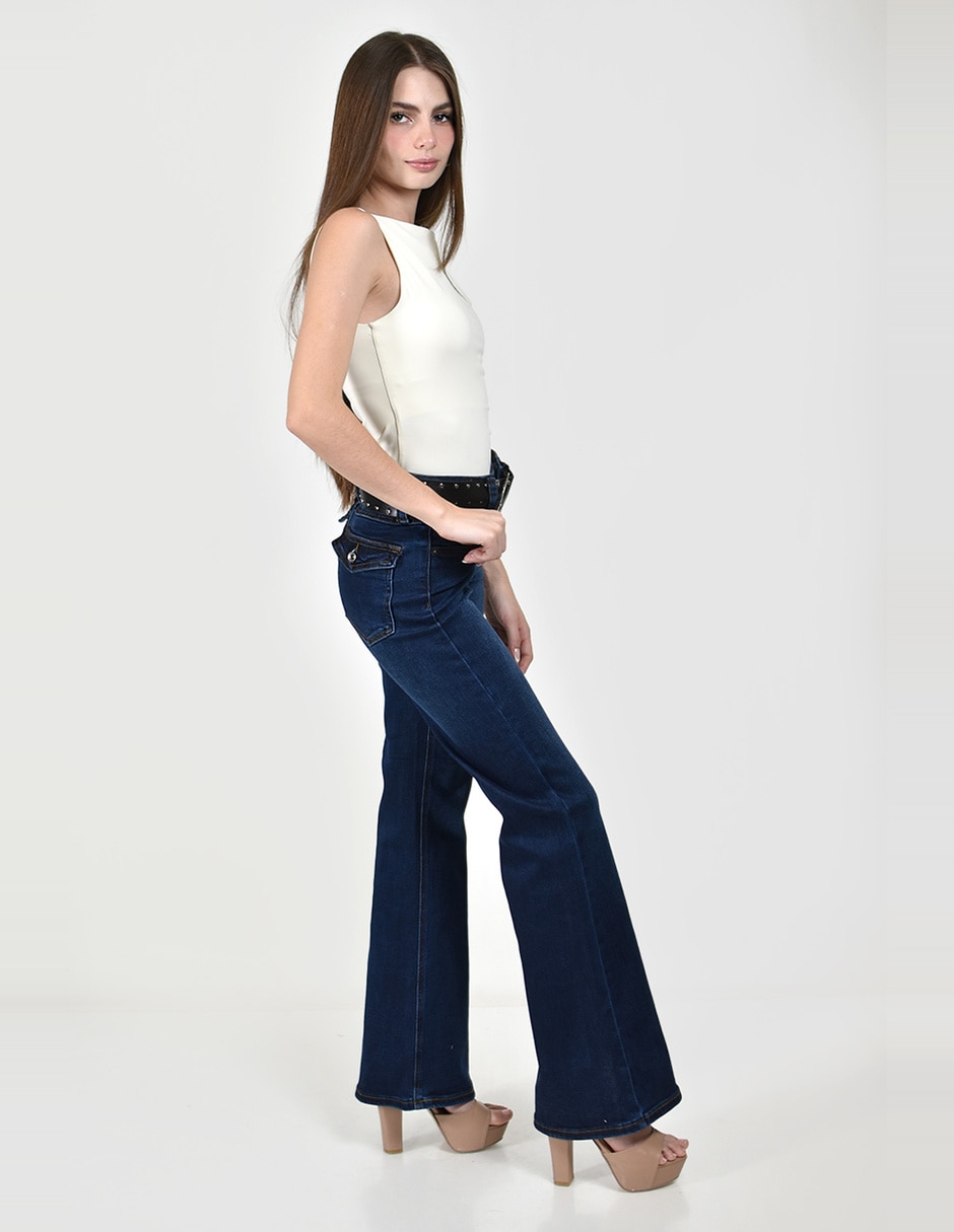 Jeans acampanado para mujer 2