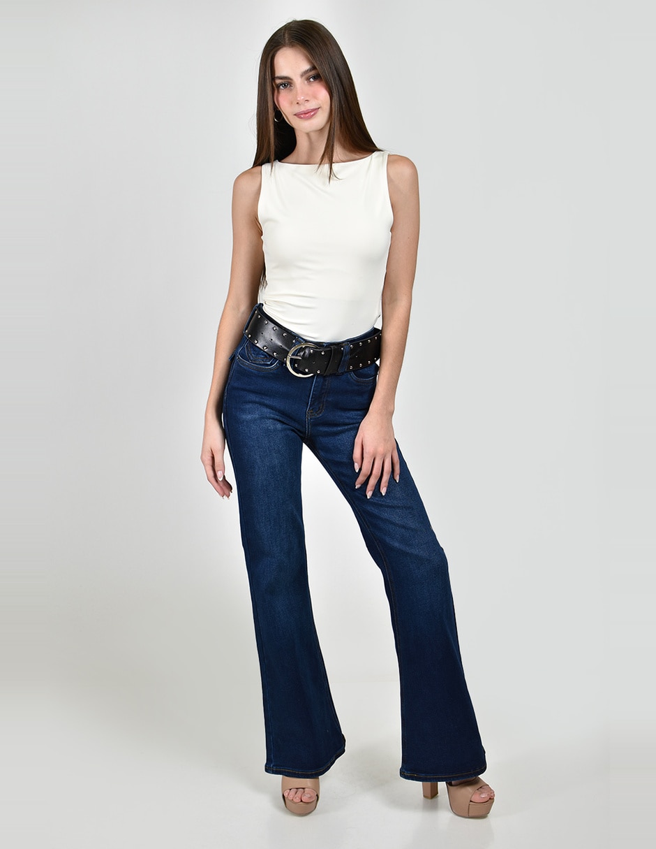 Jeans acampanado para mujer 3