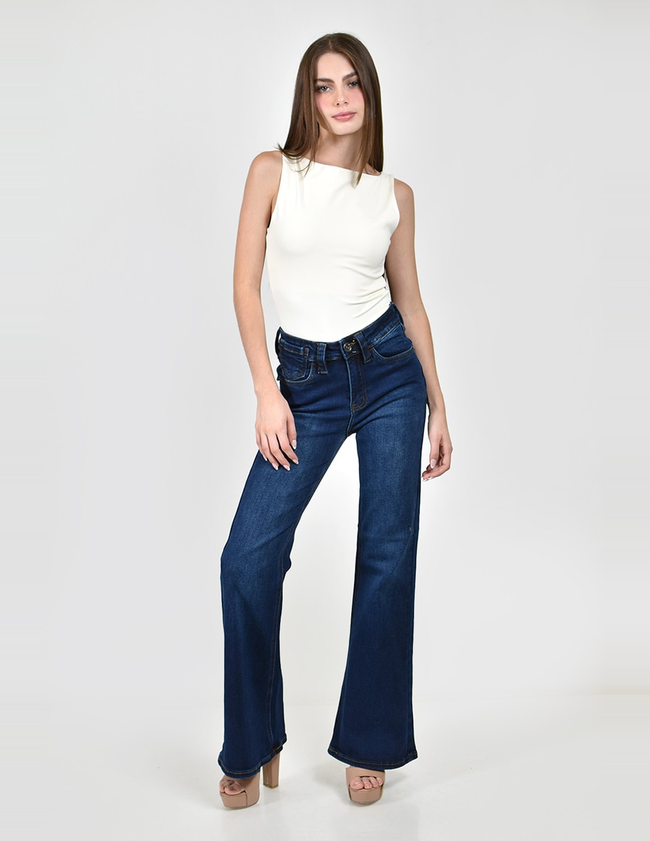 Jeans acampanado para mujer 4