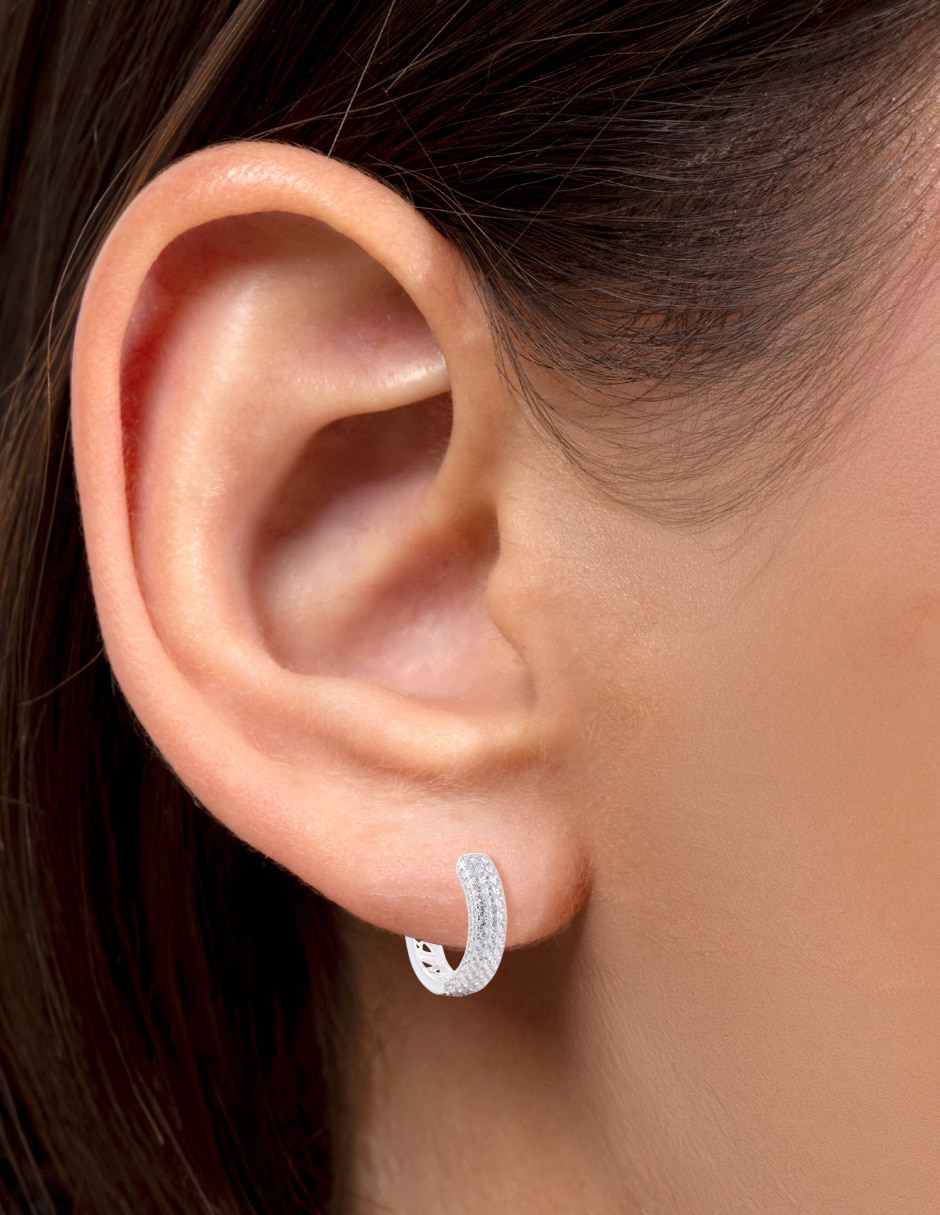 Aretes huggies redondos de Plata P 925 con acabado pavé zirconia 3