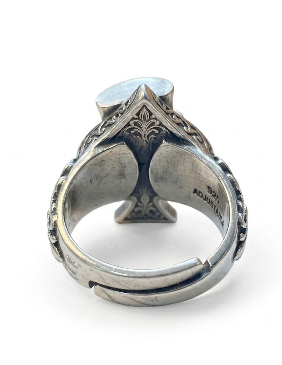 Anillo de calavera nira brillante