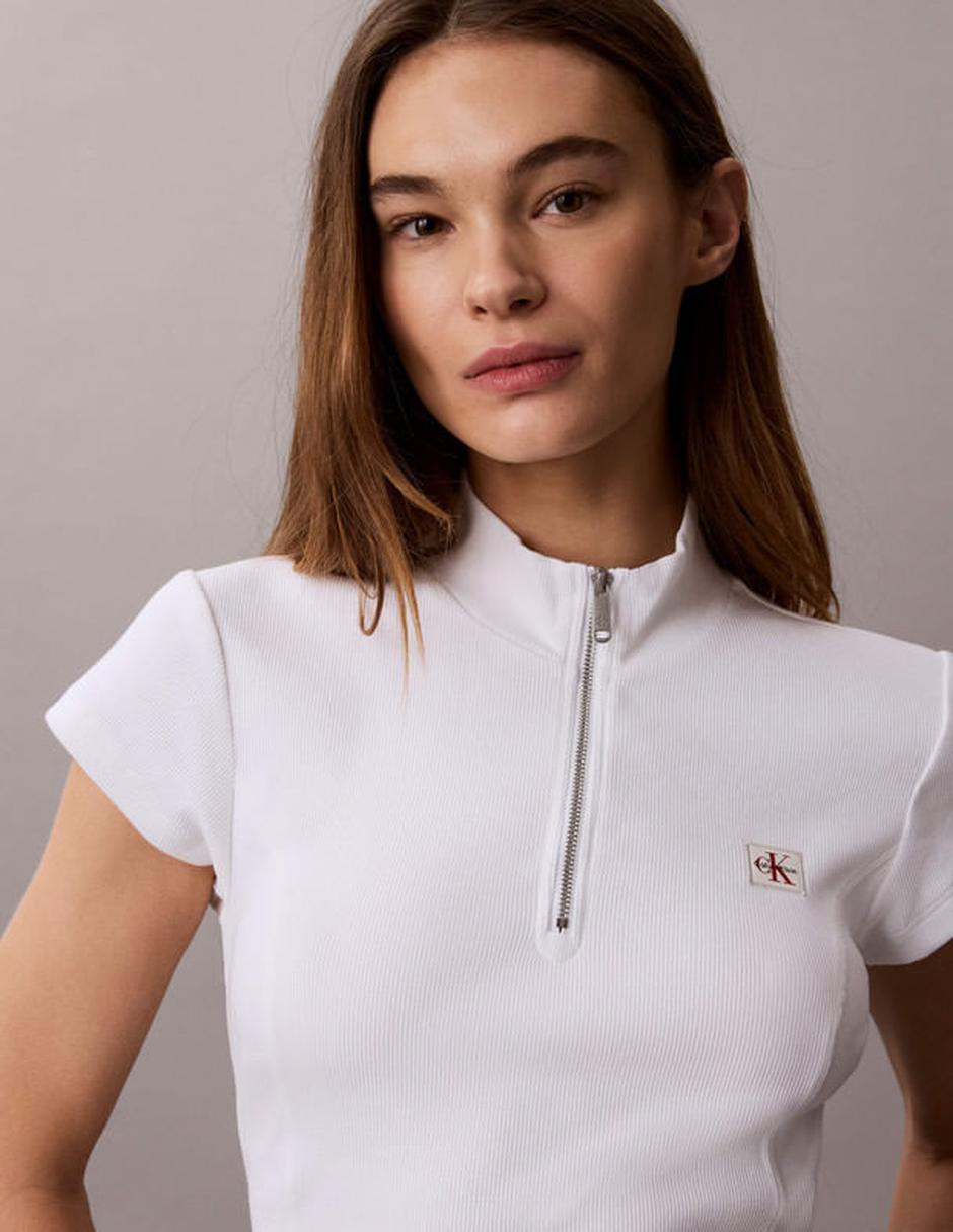 Playera manga corta cuello alto para mujer 2
