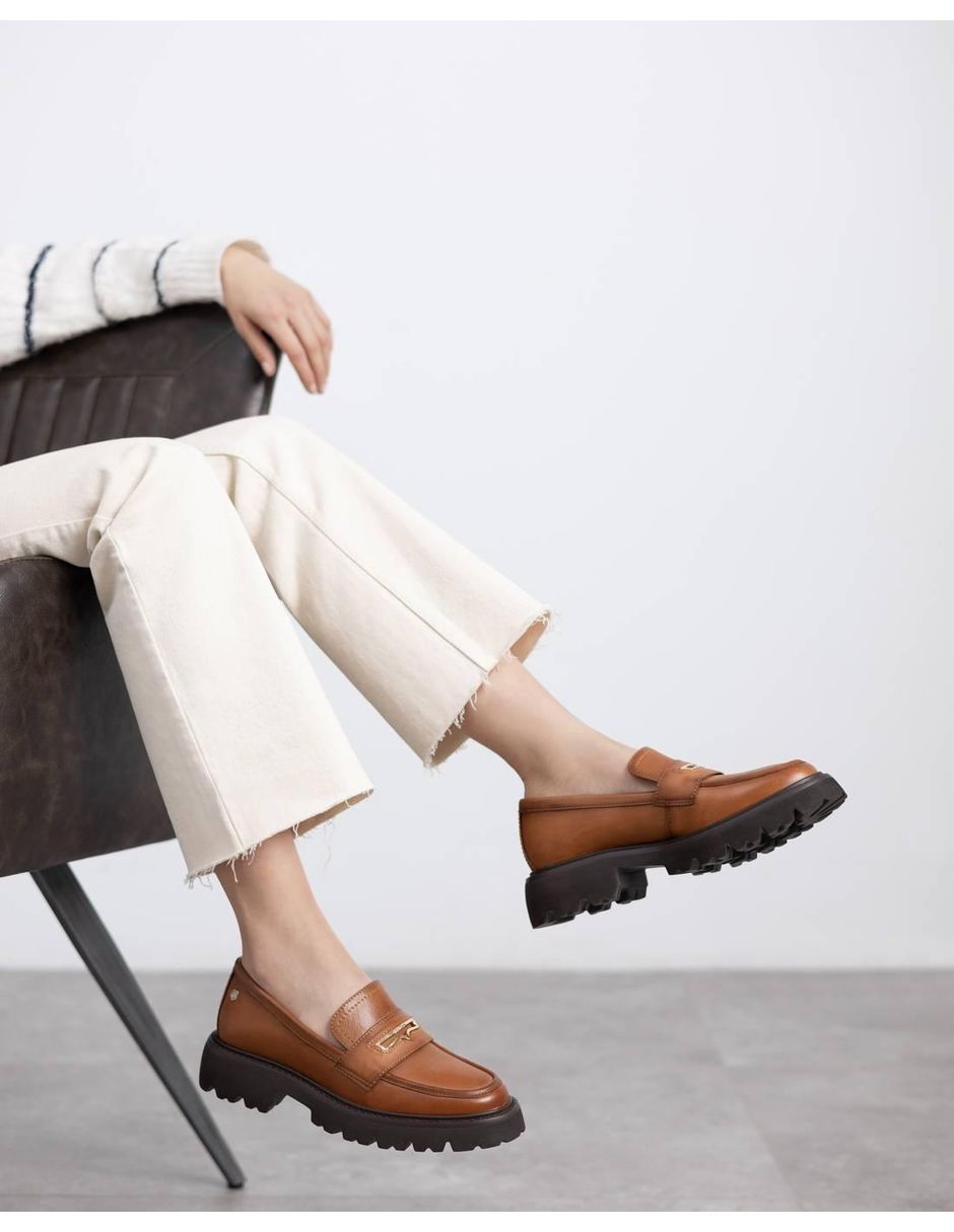 Zapato de piel para mujer