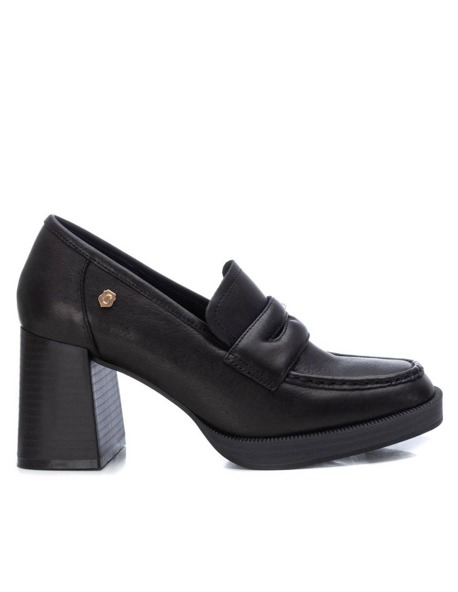 Zapato de piel para mujer