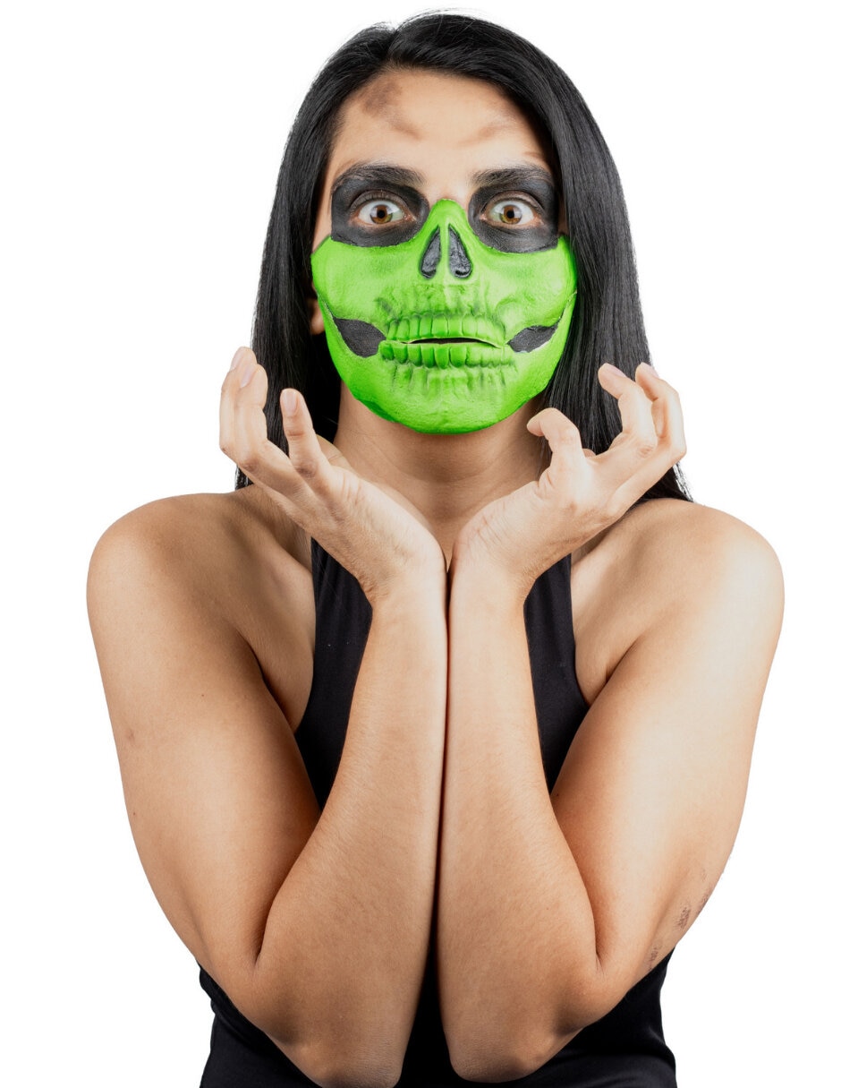 Maquillaje para disfraz de media máscara de calavera Maquillaje para disfraz de media máscara de calavera