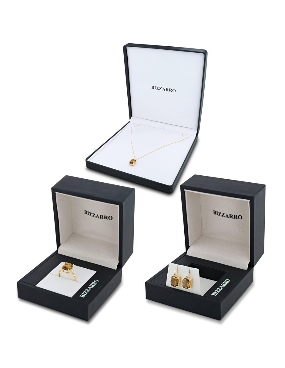 Aretes collar y anillo cuadrados Joyerías Bizzarro de oro amarillo 14 k diamante