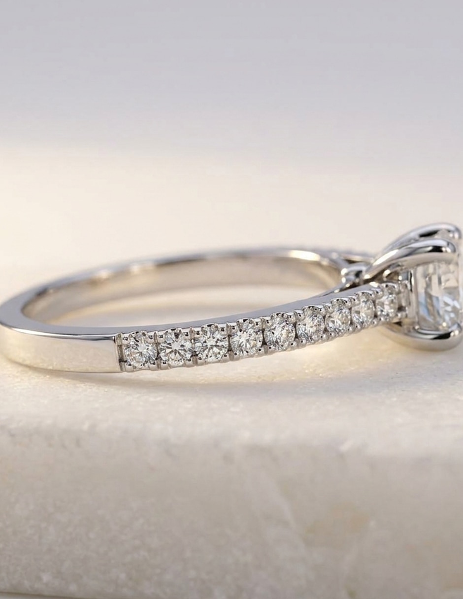 Anillo de compromiso de oro 9 k zirconia cúbica 8