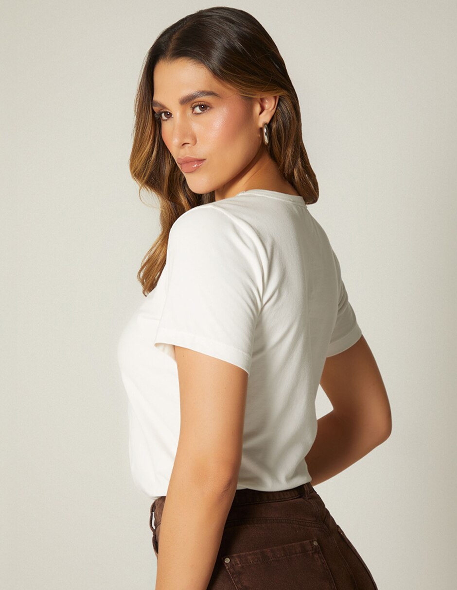Playera manga corta cuello redondo para mujer 3