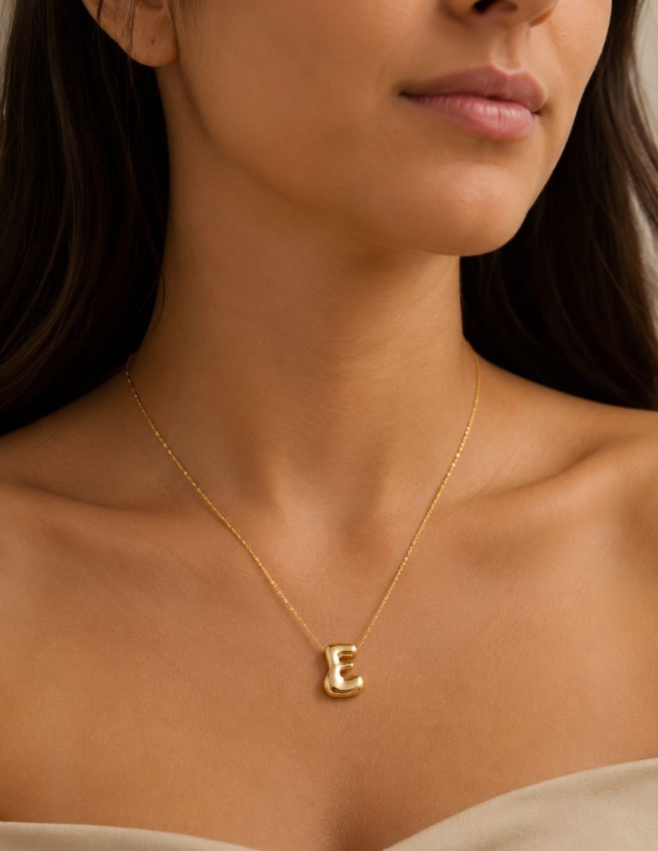 Collar con dije de letra E Burbuja 6