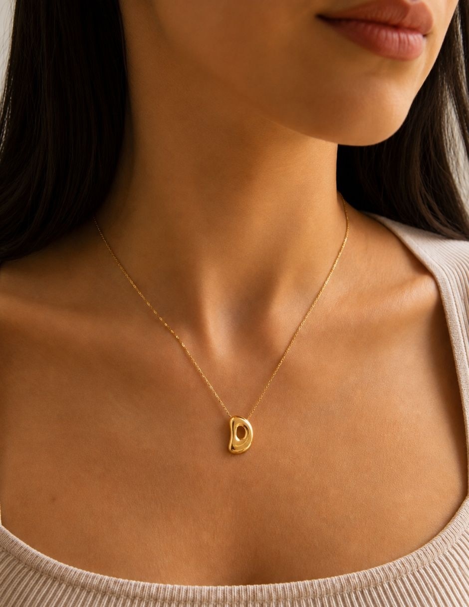 Collar con dije de letra d burbuja 6