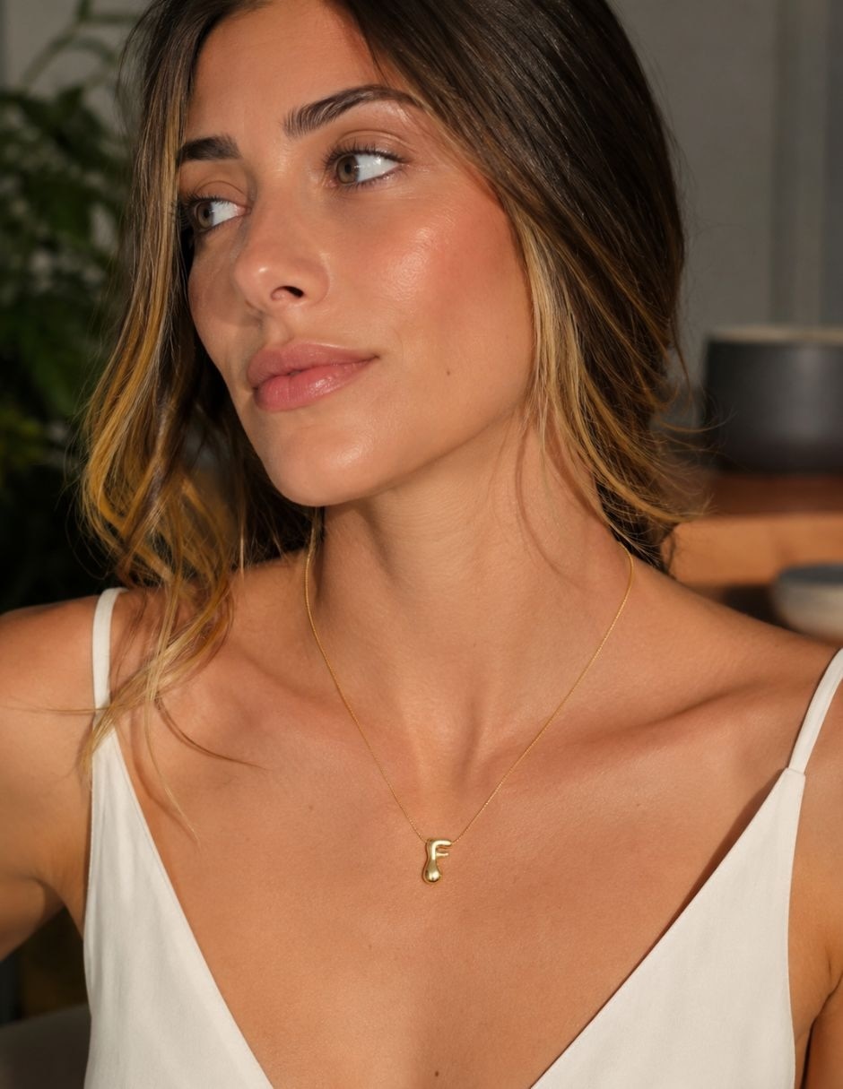 Collar con dije de letra F Burbuja 6