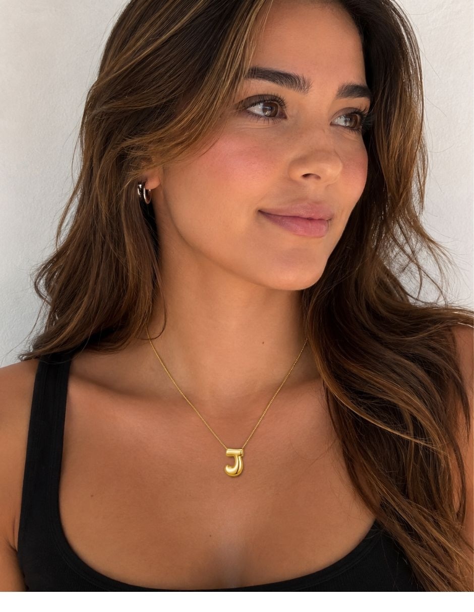 Collar con dije de letra J Burbuja 6
