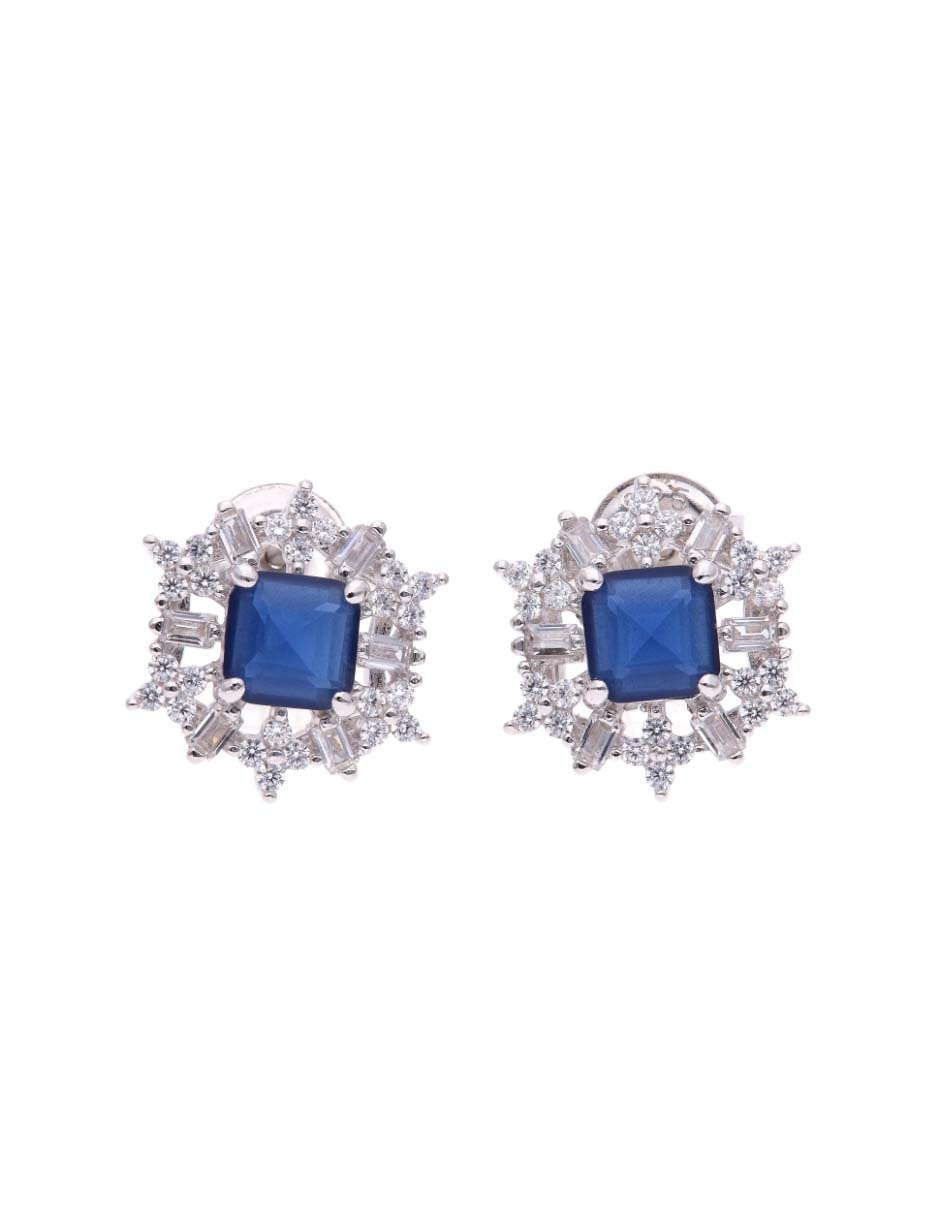 Aretes cortos de plata P 925 con acabado brillante Aretes cortos de plata P 925 con acabado brillante