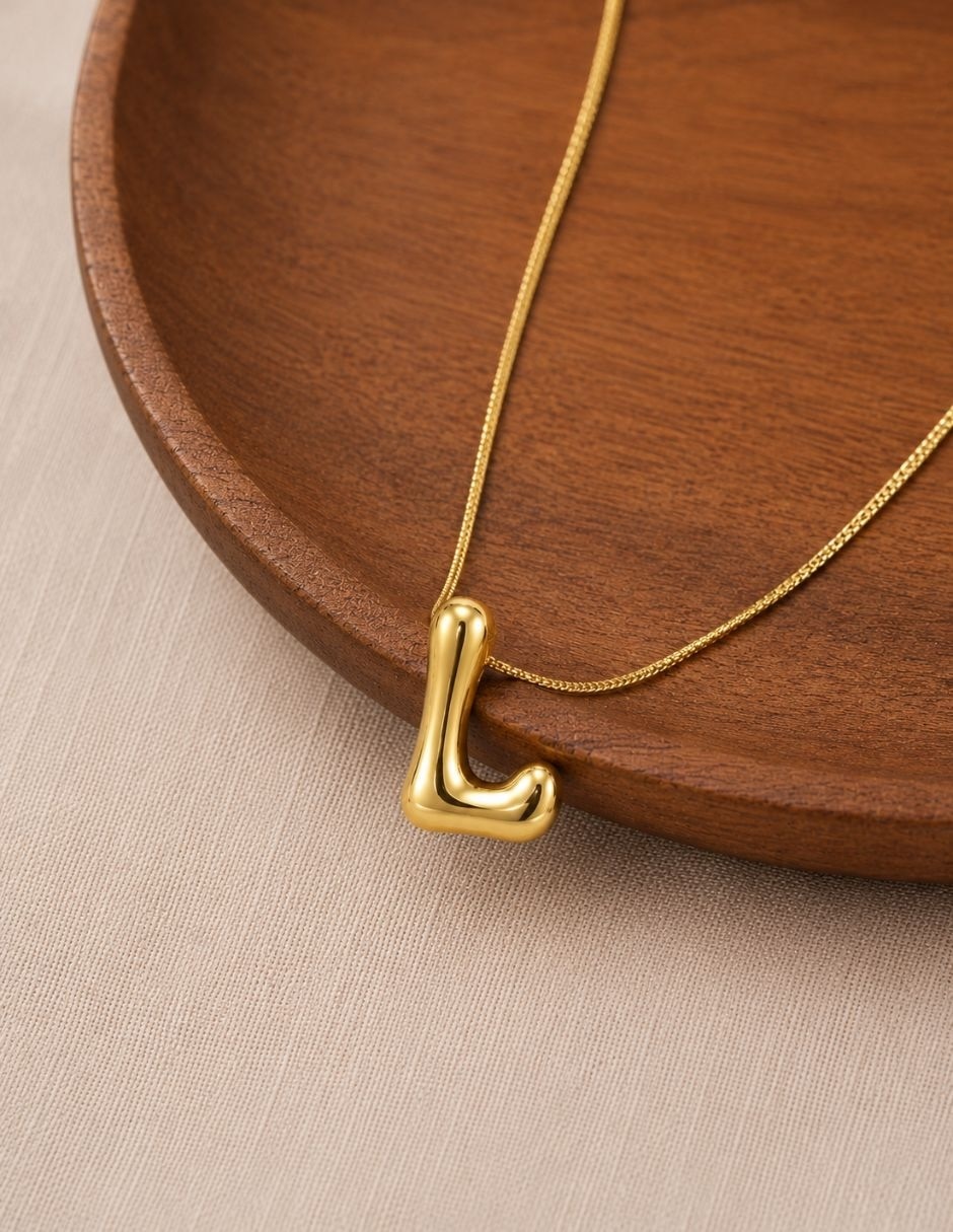 Collar con dije de letra L Burbuja 2