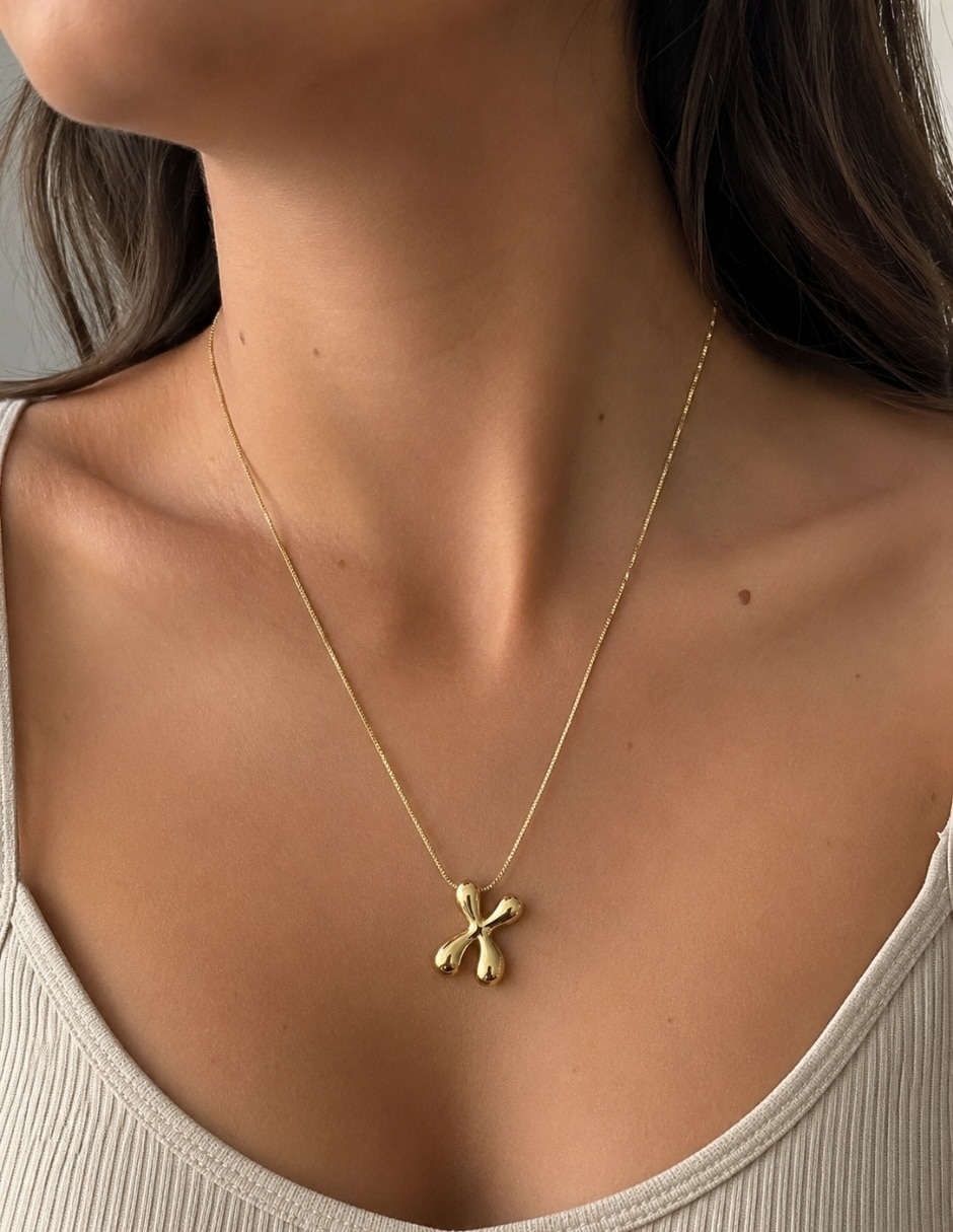 Collar con dije de letra X 3