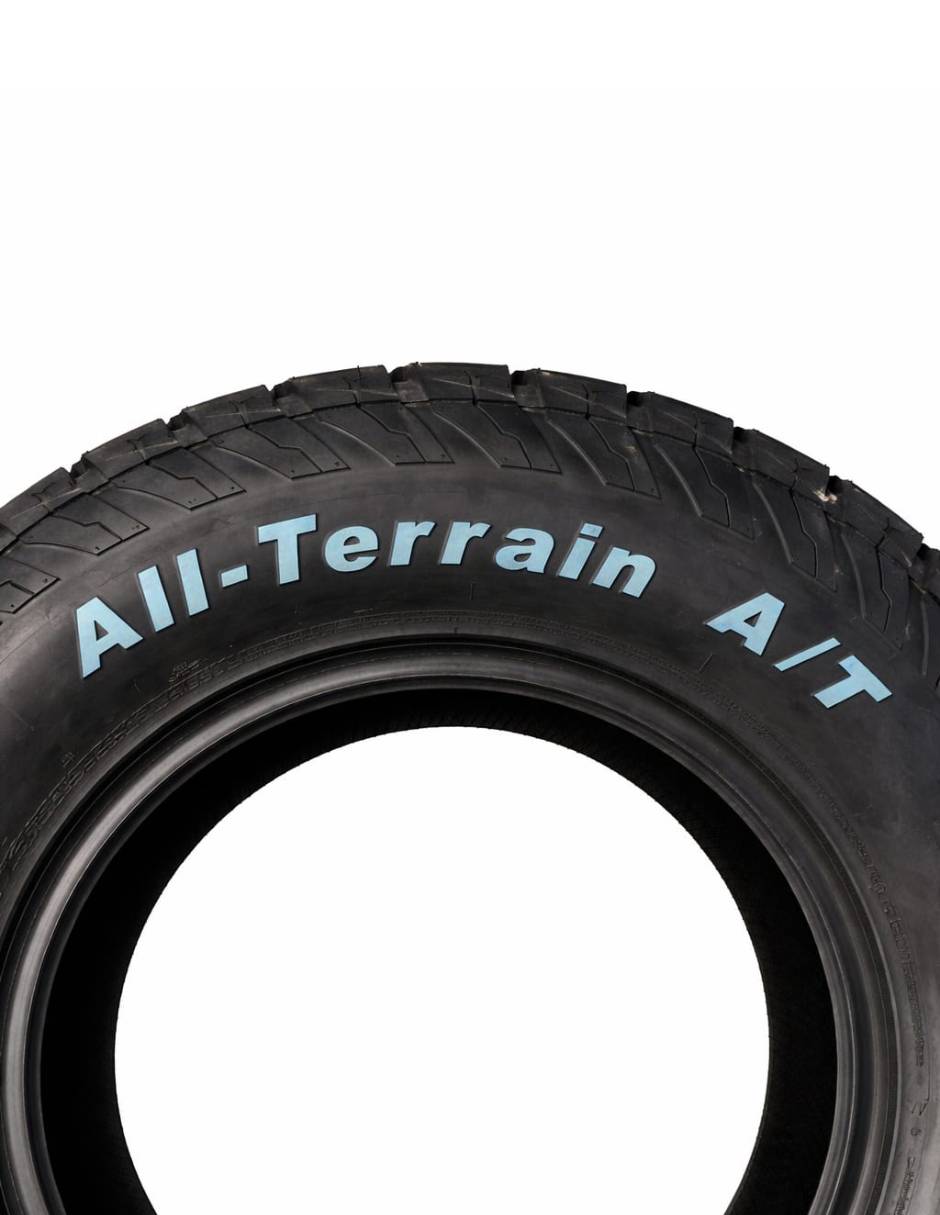 Llanta para auto ZwarthzZ Tirws All Terrain 265 / 70 R16 5
