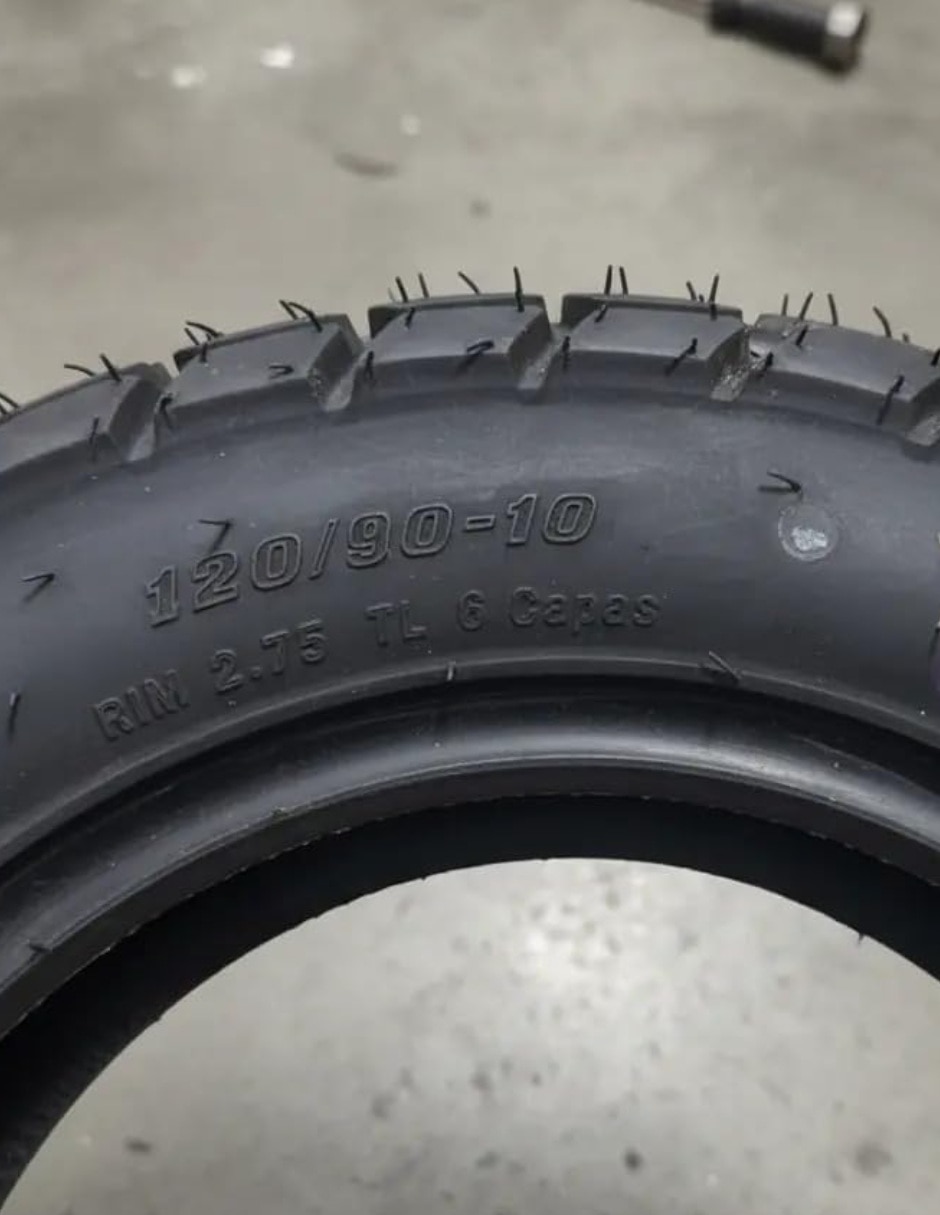 Llanta para moto Macuro Tubeless 6 Capas 120/90 R10 5