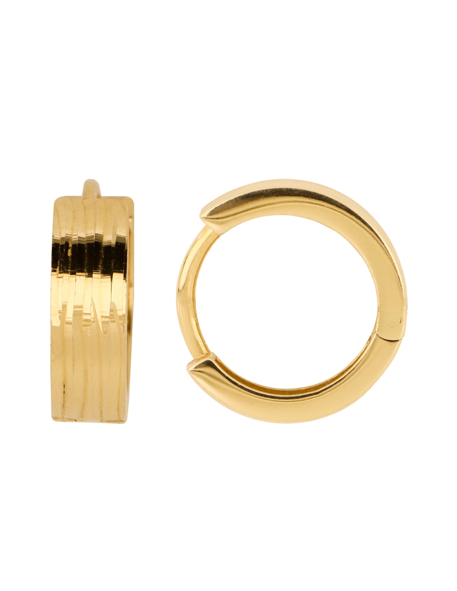 Arete huggies de oro amarillo 14 K con acabado diamantado Arete huggies de oro amarillo 14 K con acabado diamantado