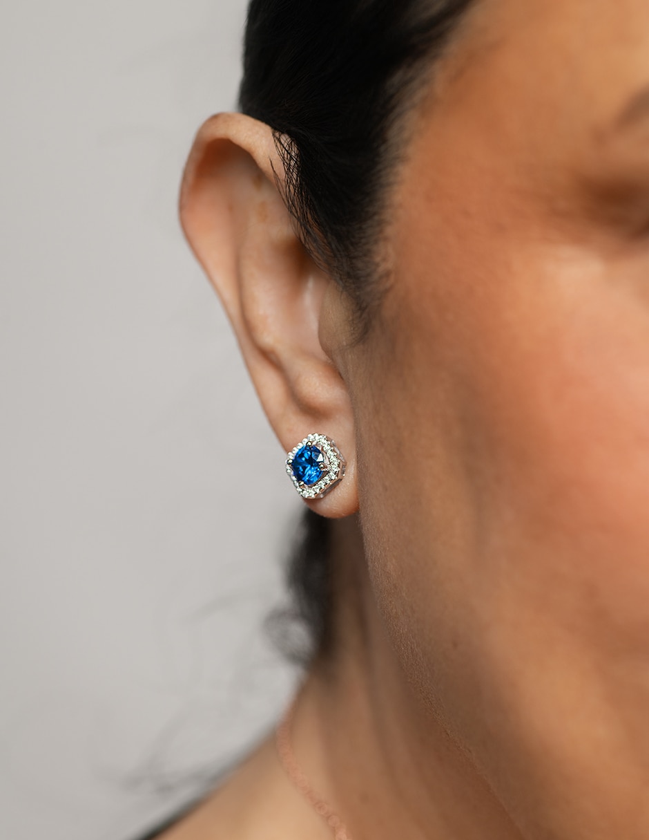 Broqueles cuadrada Gadkova Joyería de plata p925 con acabado pavé zafiro