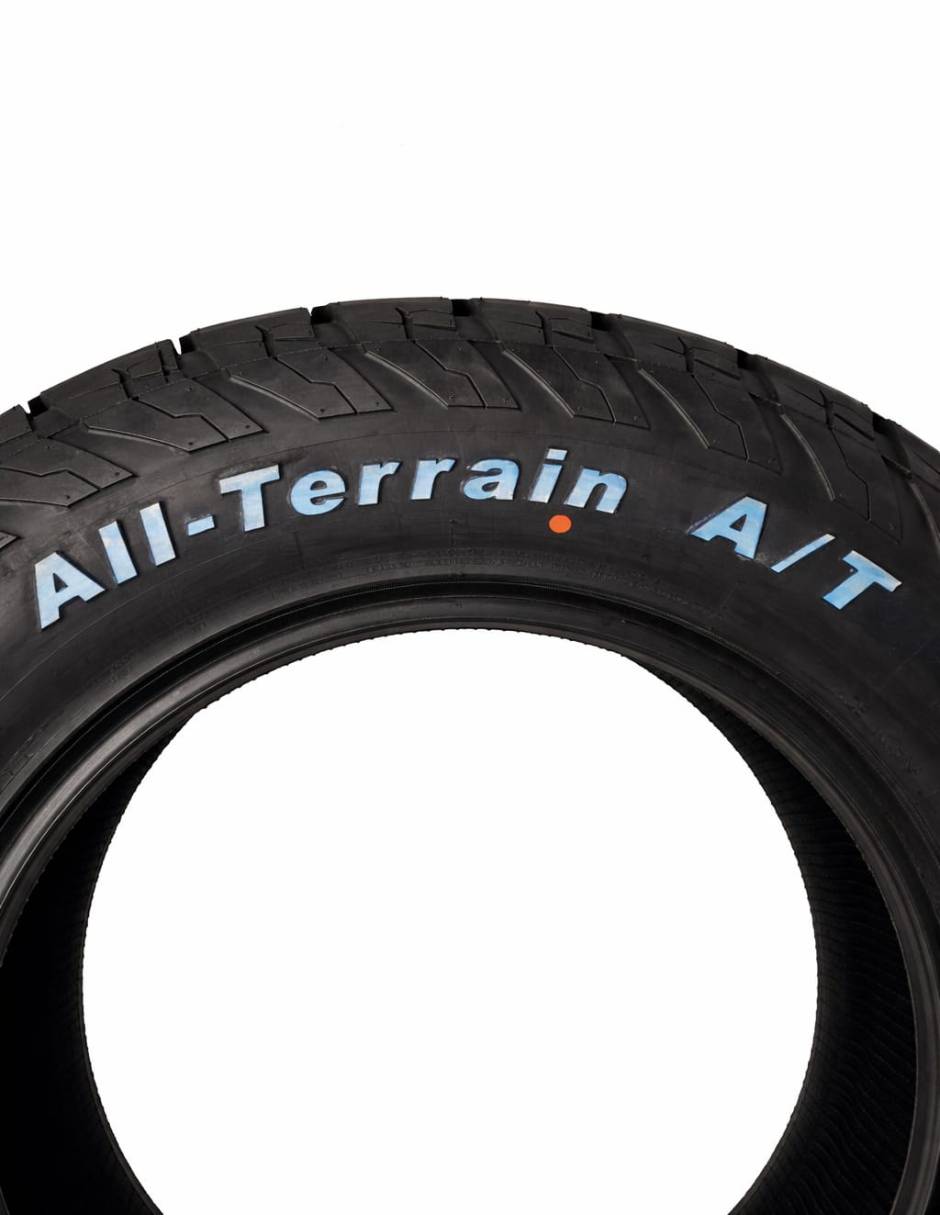 Set de llantas para auto All Terrain 265/ 65 R17 5