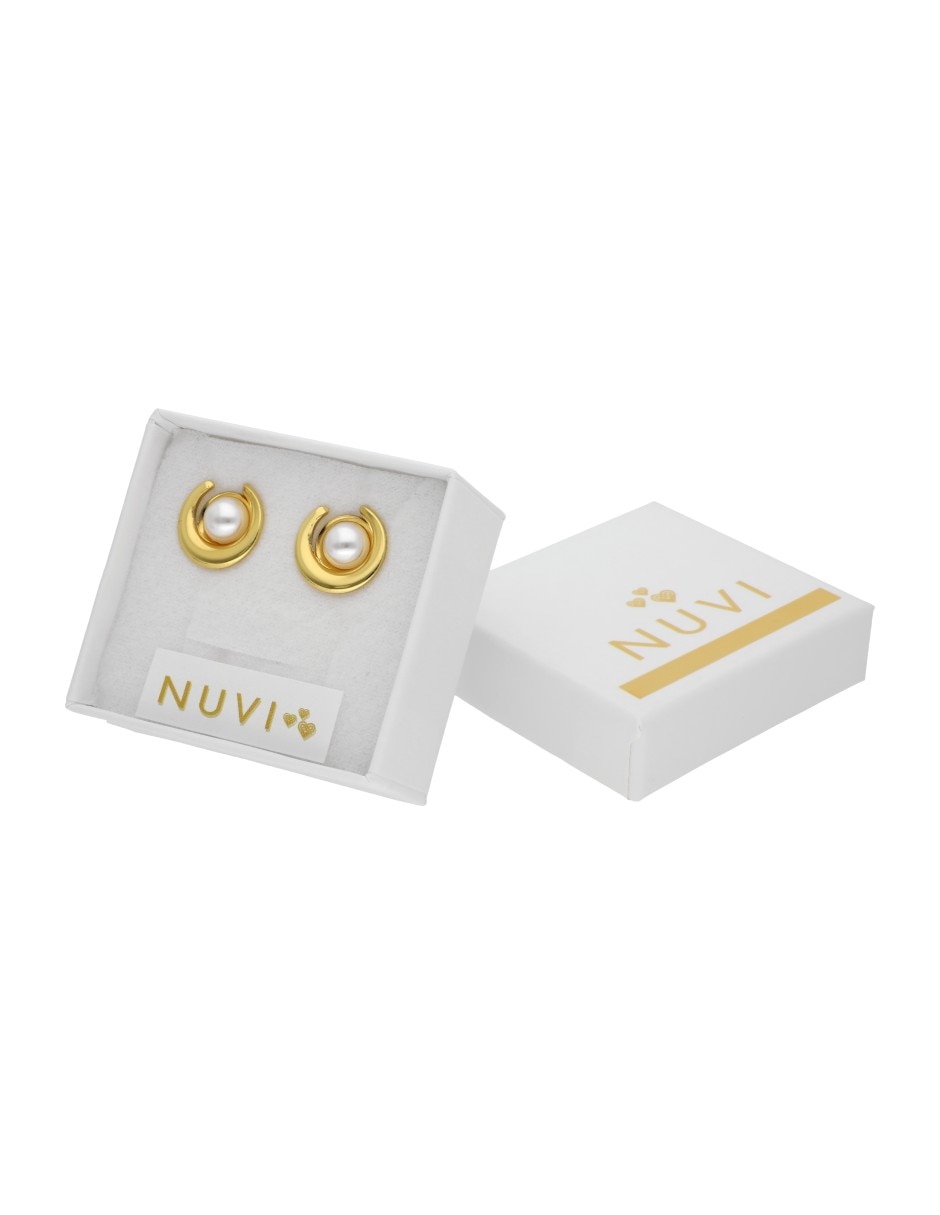 Aretes cortos con acabado brillante 4