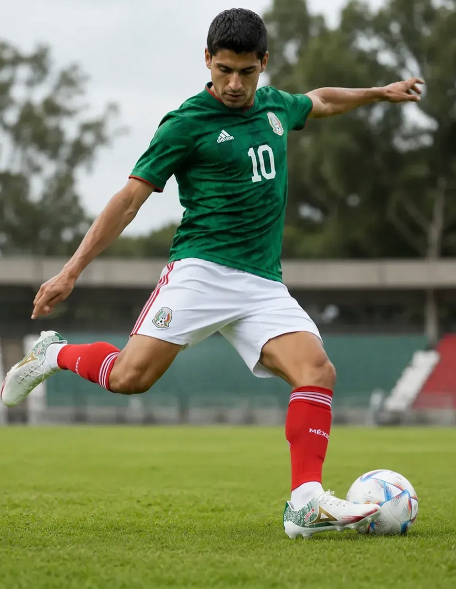 Tenis de hombre para fútbol 5