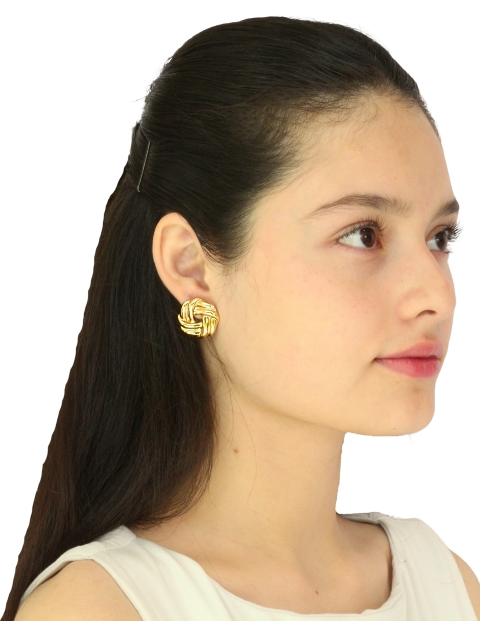 Aretes cortos con acabado brillante 2