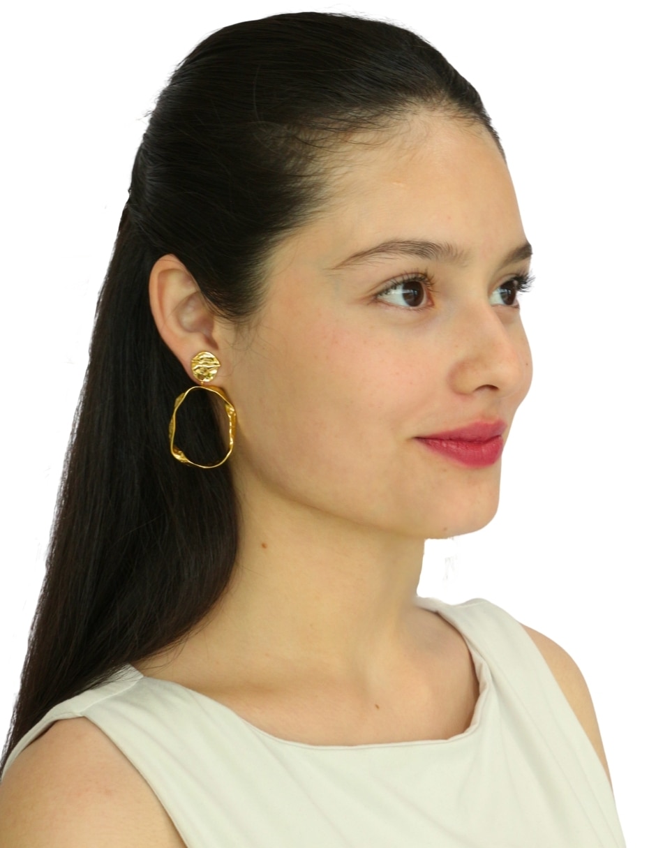 Aretes cortos    Nuvi   con acabado brillante