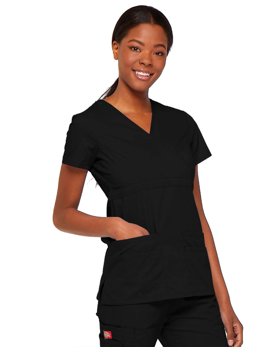 Pijama quirúrgica estilo regular para mujer 2