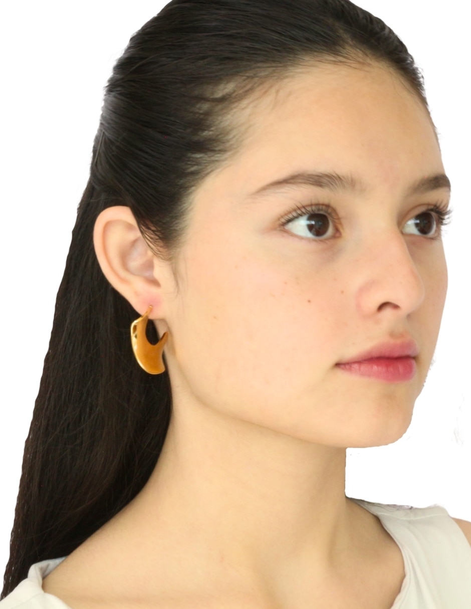 Aretes largos Nuvi con acabado brillante