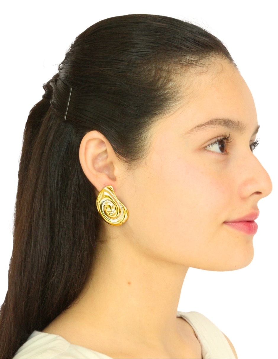 Aretes largos Caracol Nuvi con acabado brillante