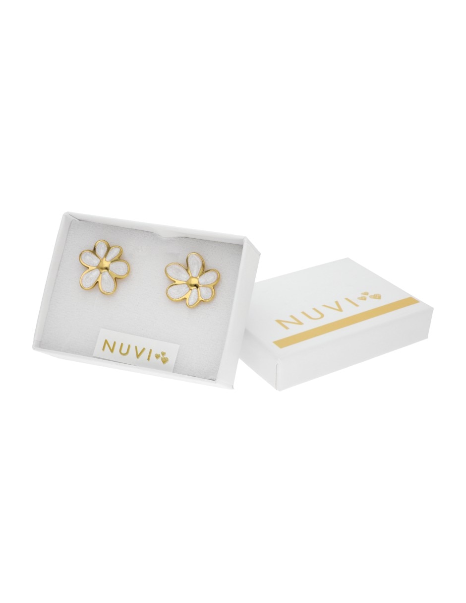 Arete de Flor Nuvi con acabado brillante