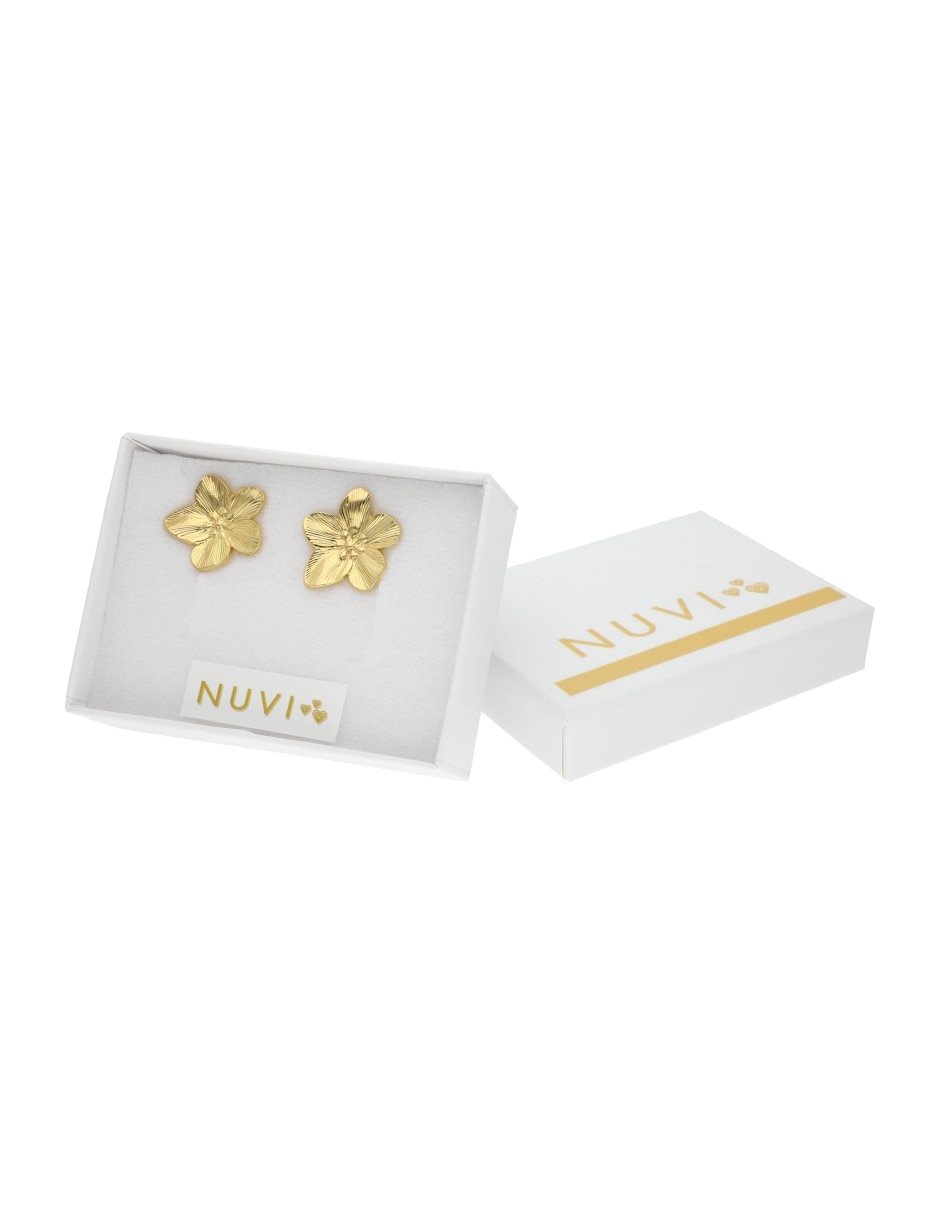 Arete de Flor Nuvi con acabado brillante