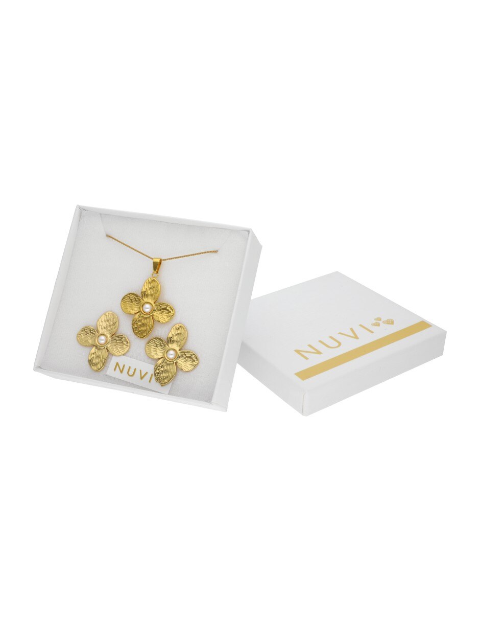 Set de collar y aretes Nuvi