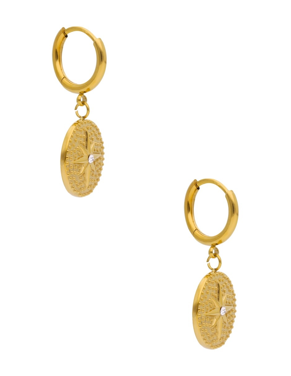 Aretes huggies de estrella Nuvi con acabado brillante