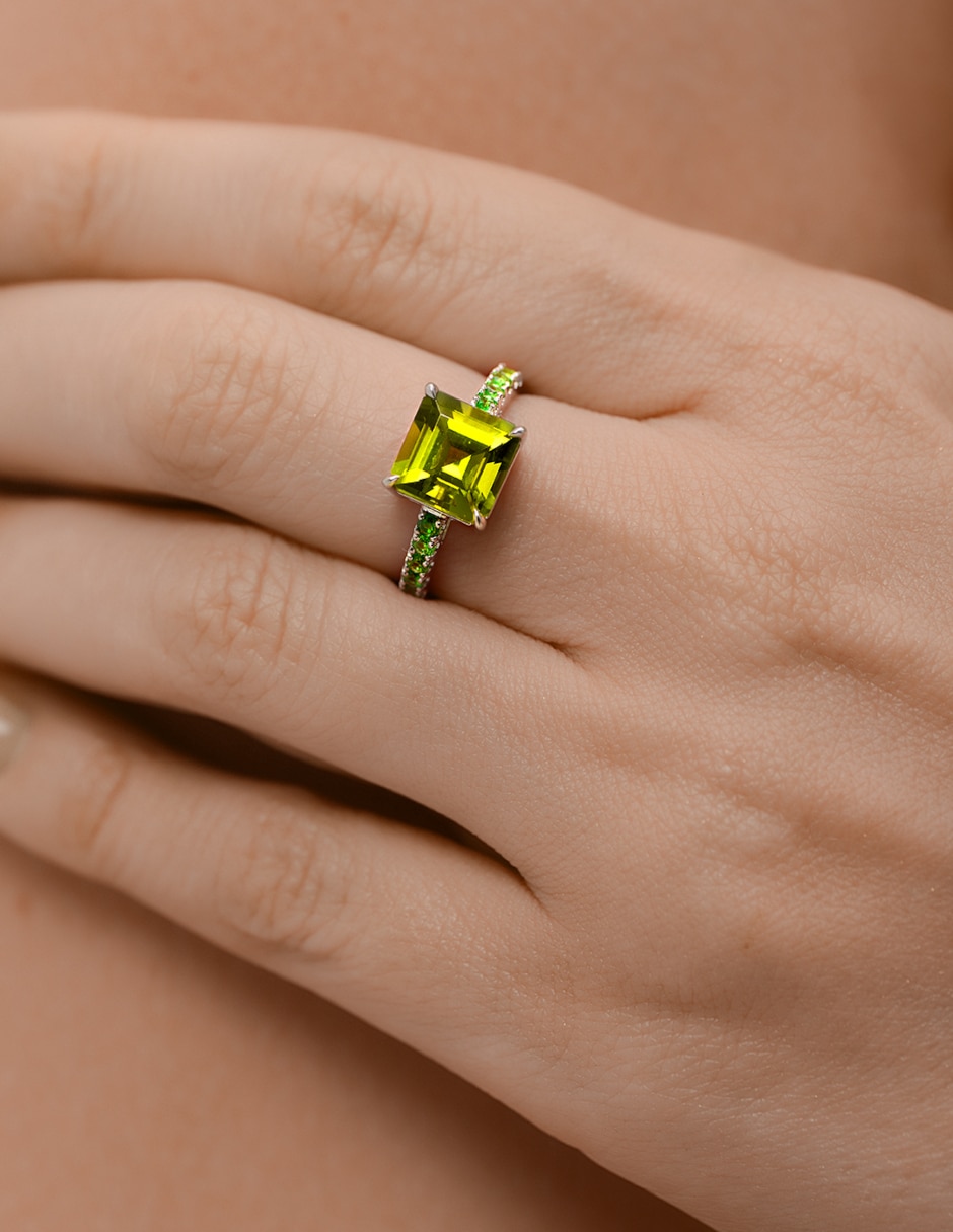 Anillo 14 k de oro blanco peridoto brillante 4