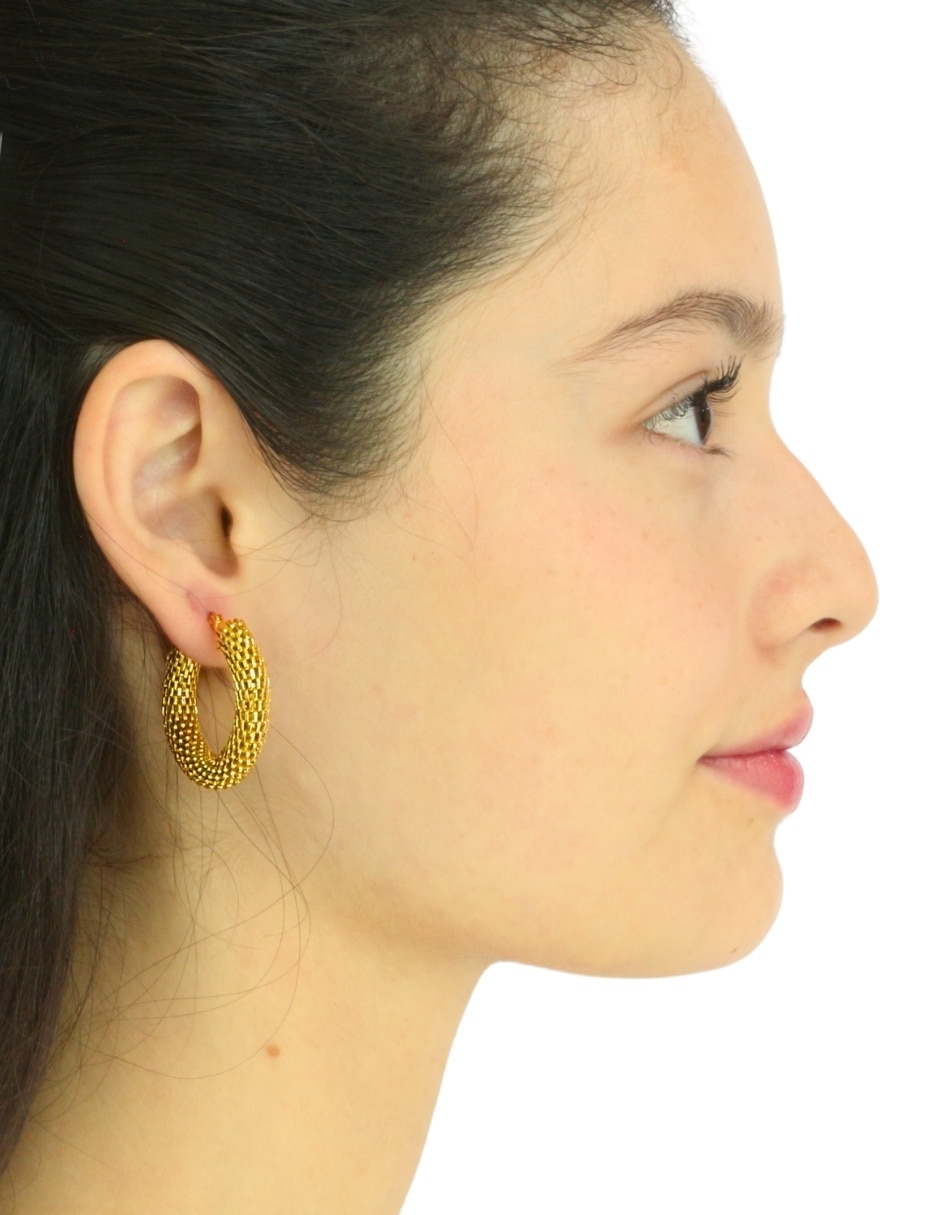 Aretes de aro Nuvi con acabado texturizado