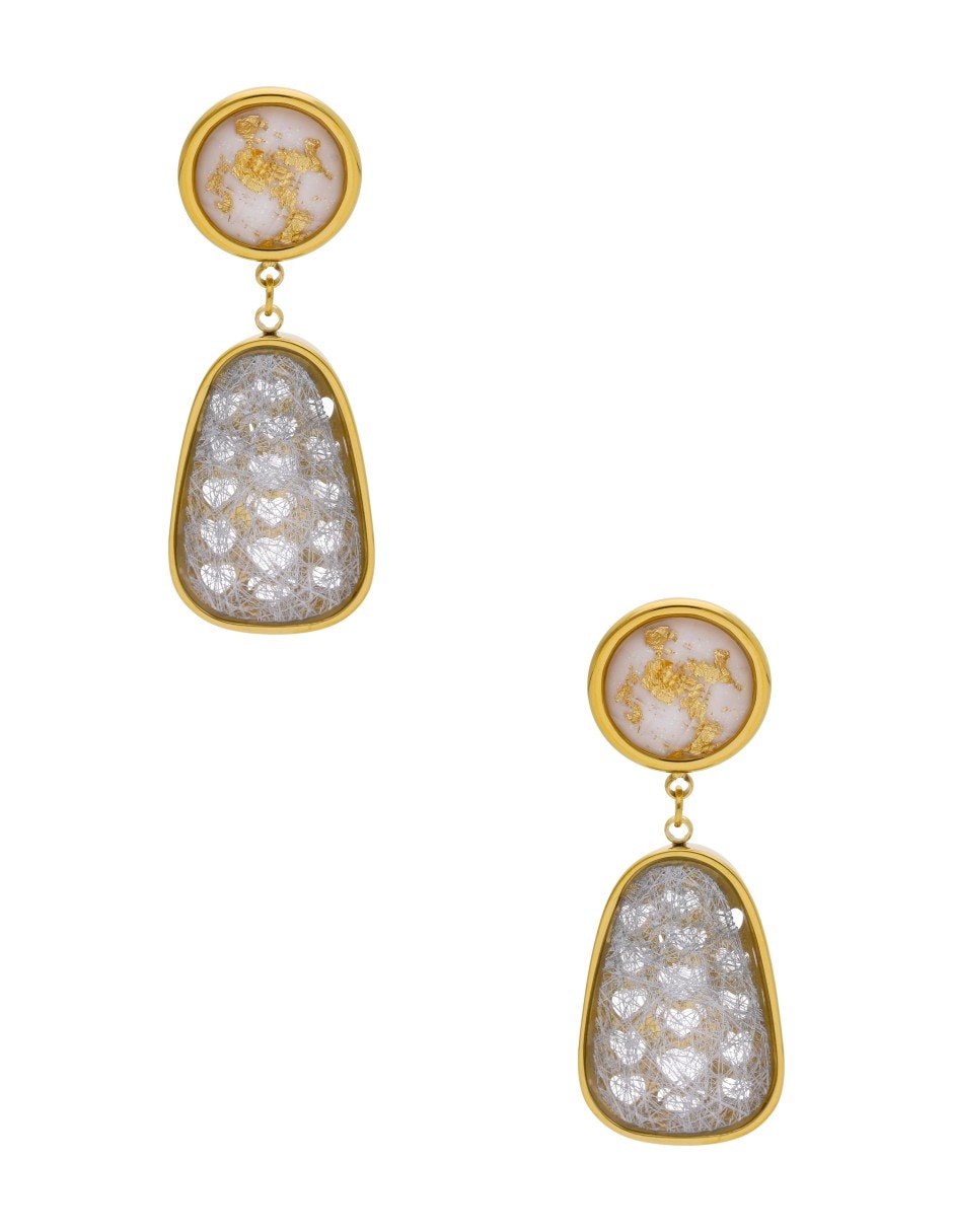 Aretes largos con acabado brillante Aretes largos con acabado brillante